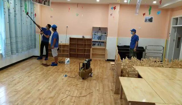 專(zhuān)業(yè)團(tuán)隊(duì)，持證上崗